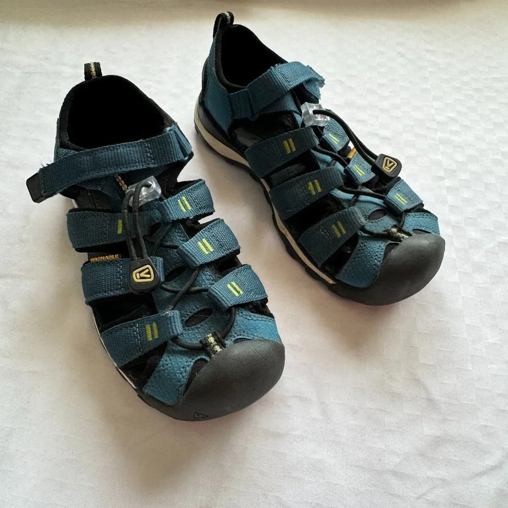Little Boy Keen Newport New H2 in Legion Blue/Moss